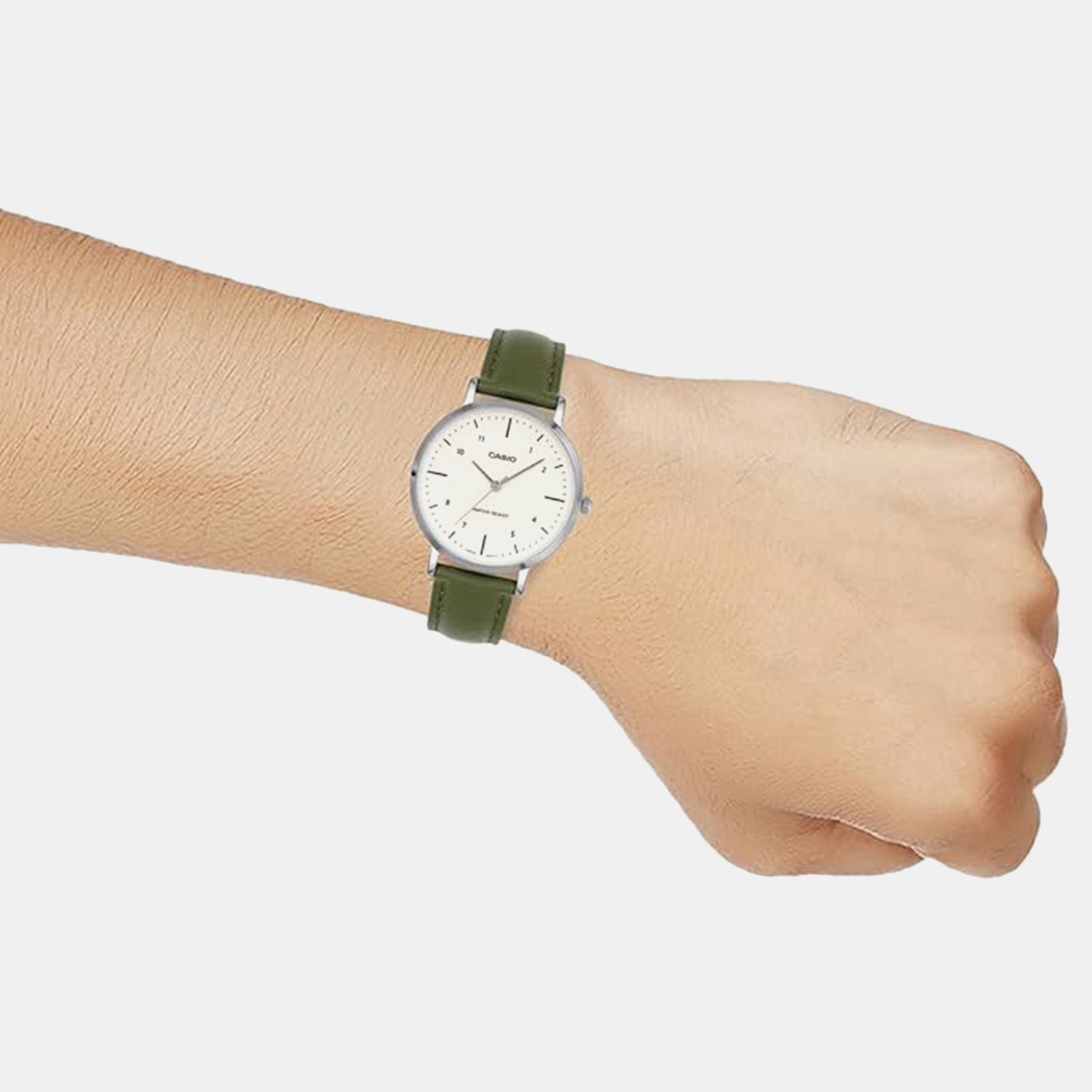 Enticer Women Quartz Cream Dial Analog Leather Watch A2425
