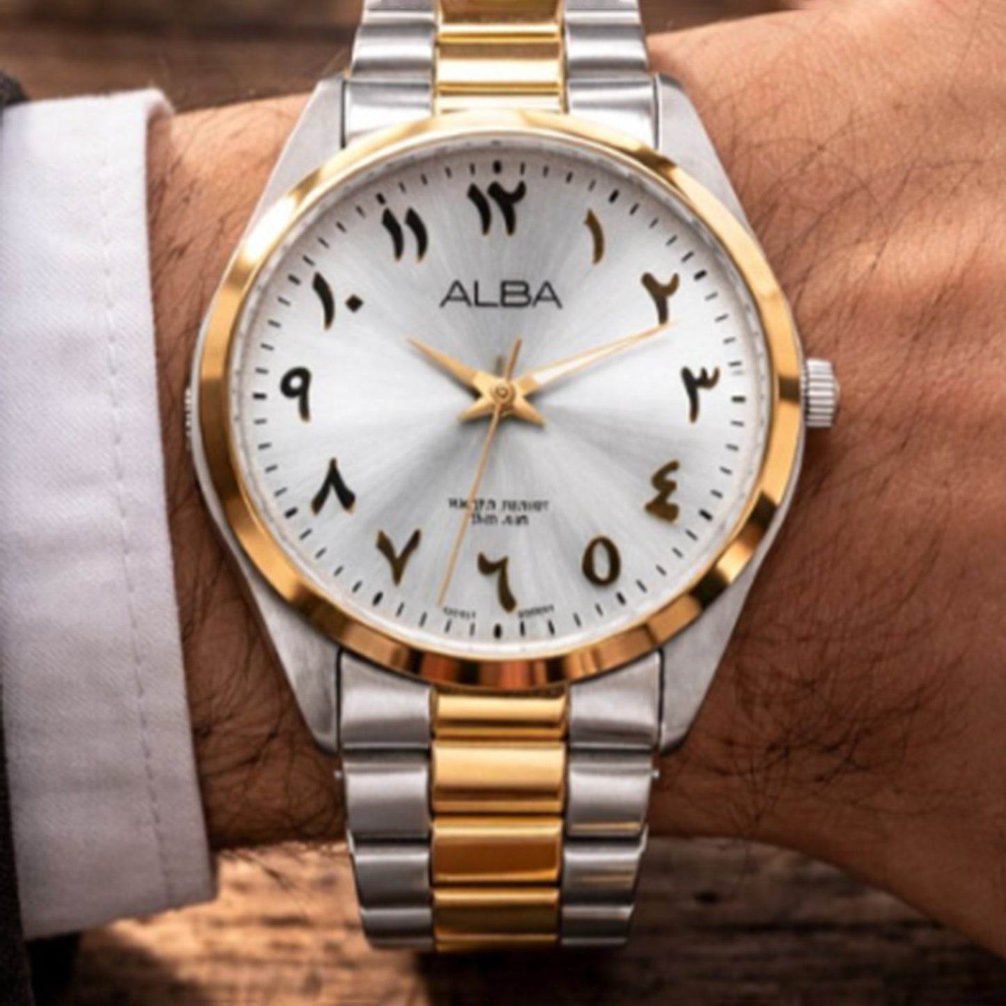 Men Quartz White Dial Analog Stainless Steel Watch ARX158X1