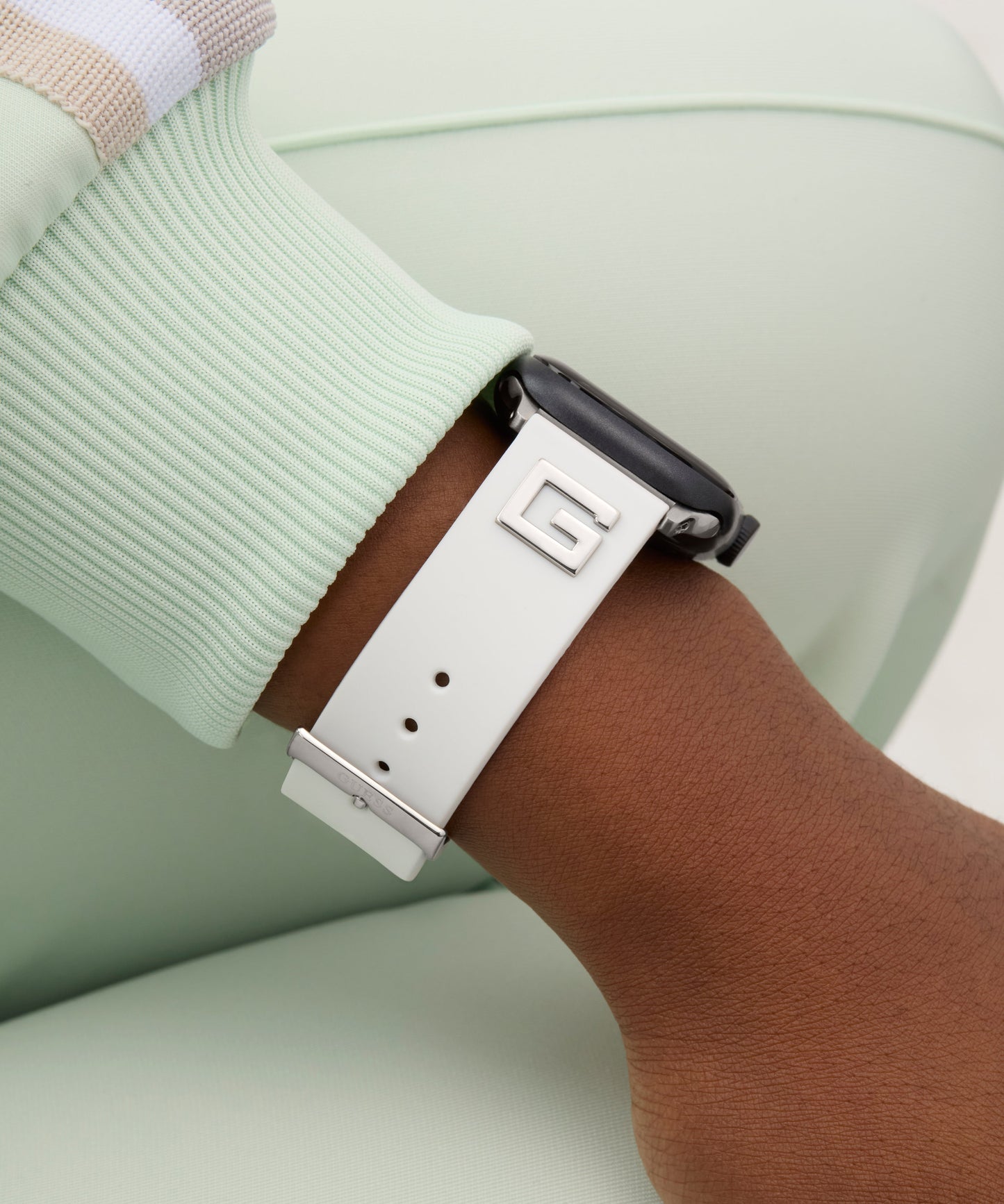 GUESS APPLE BAND (38MM-40MM)