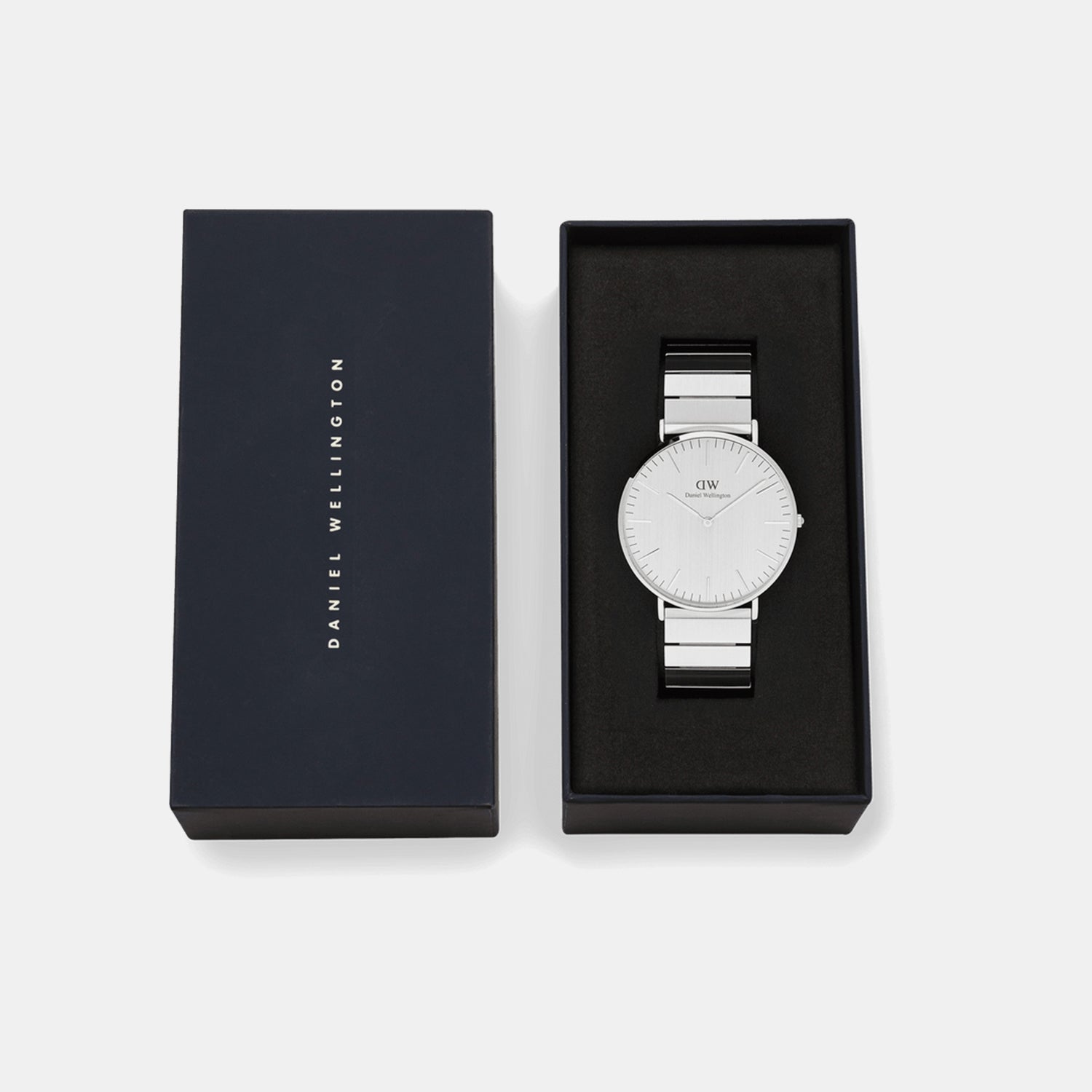 Classic Men Quartz Silver Dial Analog Stainless Steel Watch DW00100775K