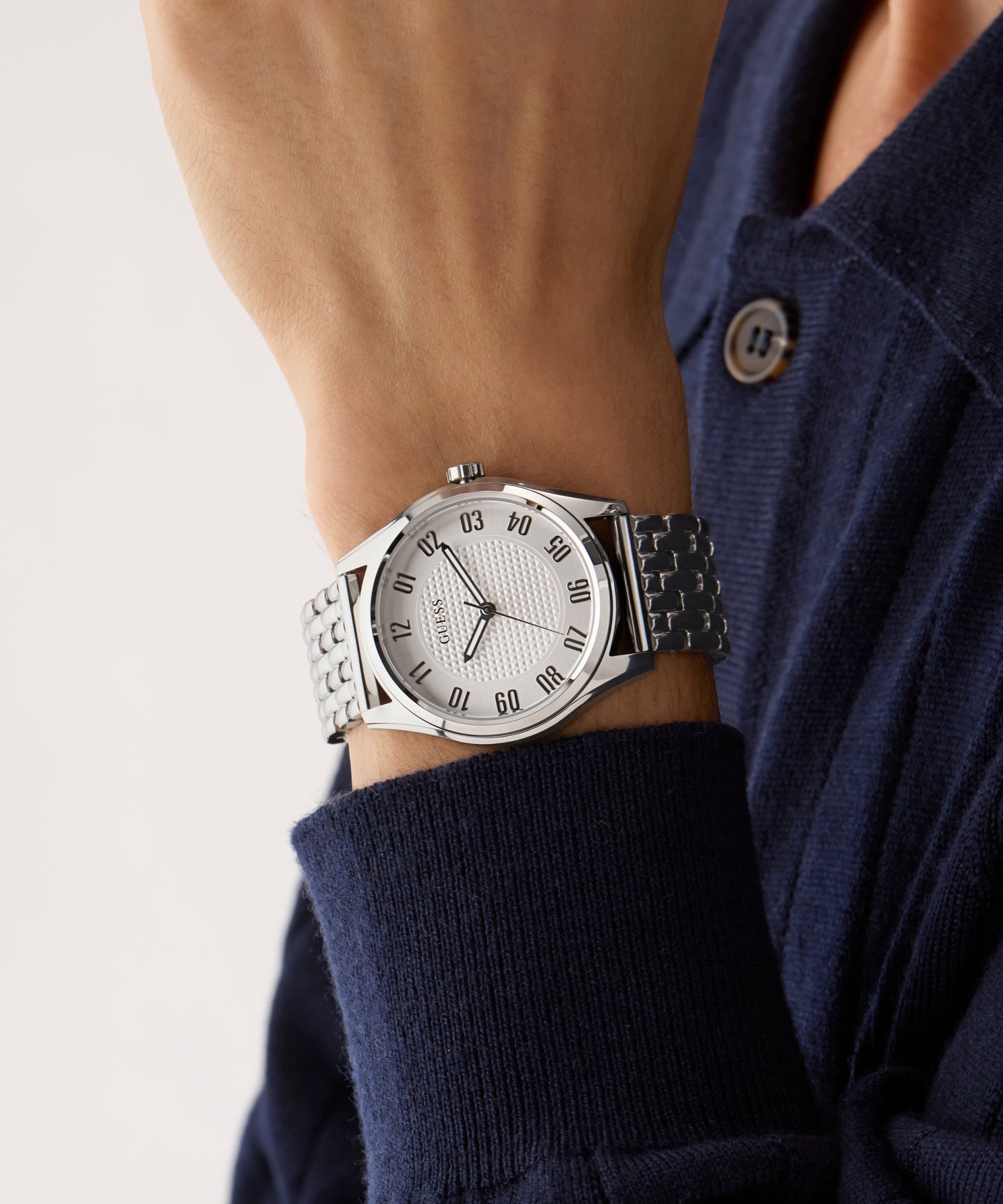 GUESS Mens Silver Tone Analog Watch