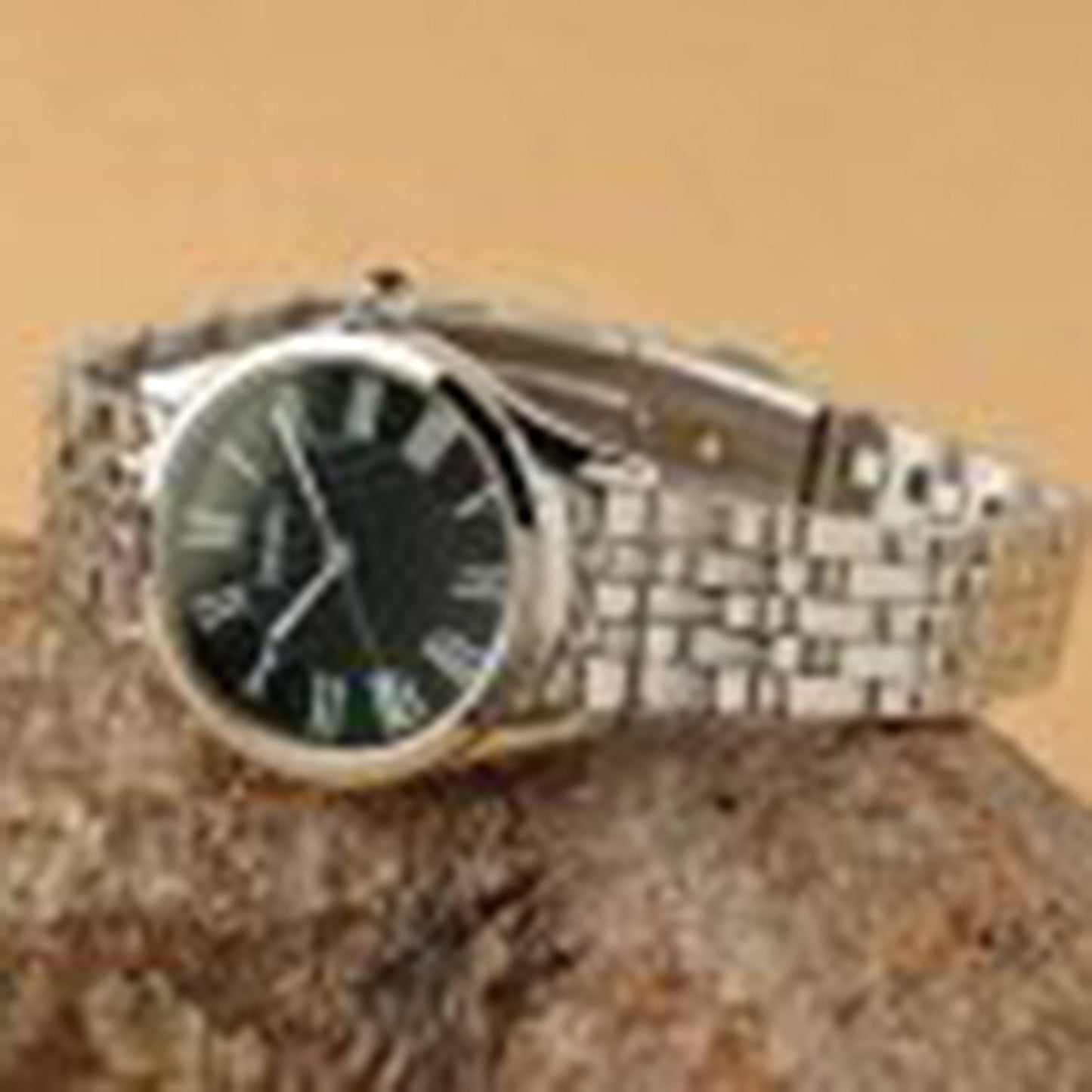 Classic Women Quartz Green Dial Analog Stainless Steel Watch SUR611P1