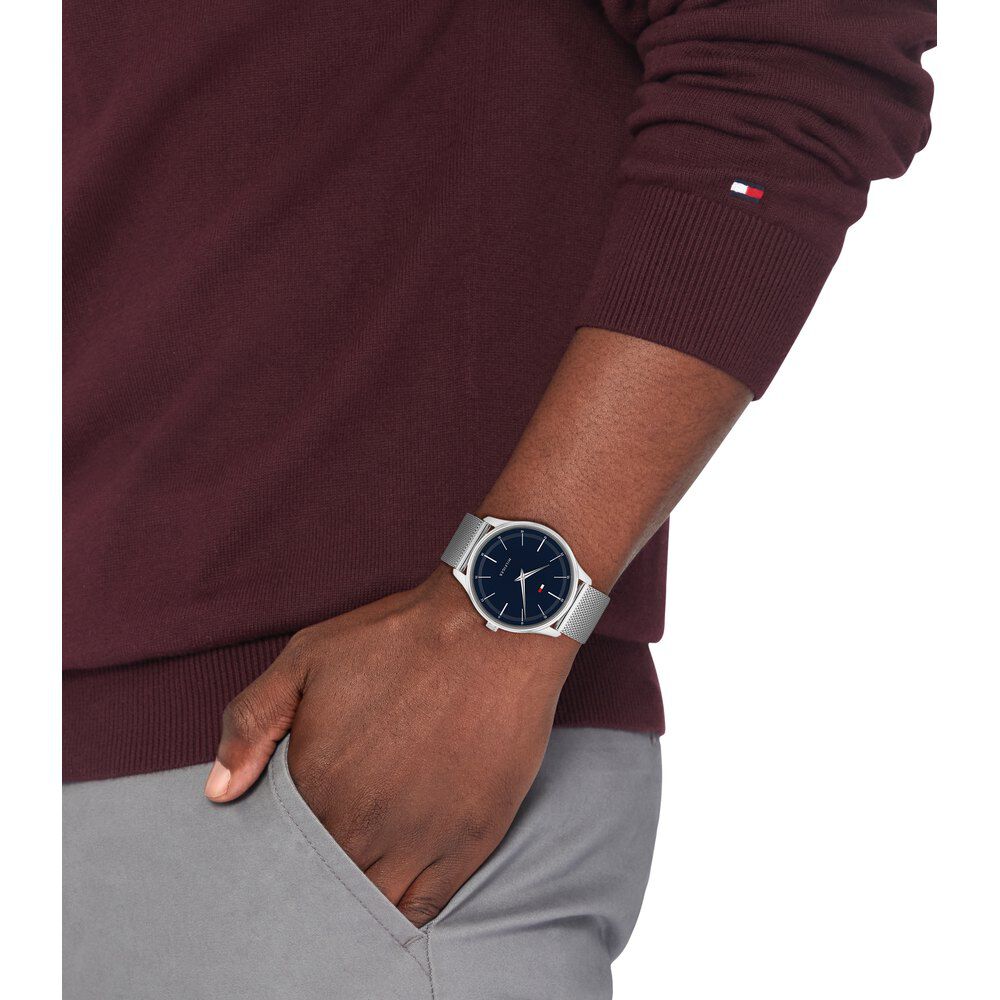 Tommy Hilfiger Men Navy Dial Analog Watch