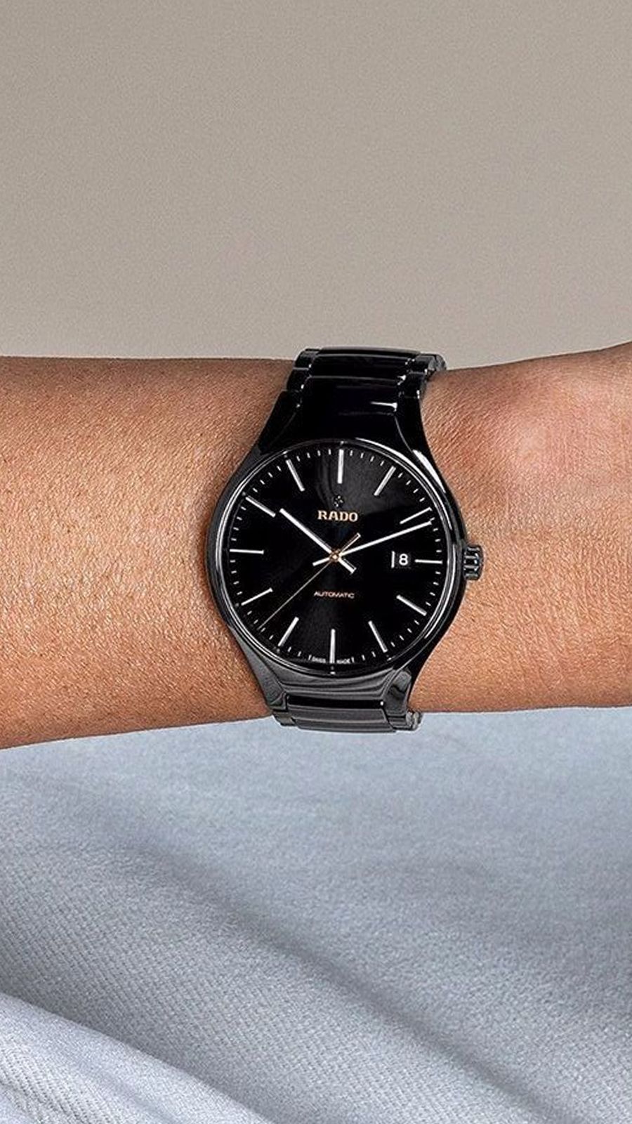 Rado True Round Automatic Men Watches in Round case & Black Dial R27056162