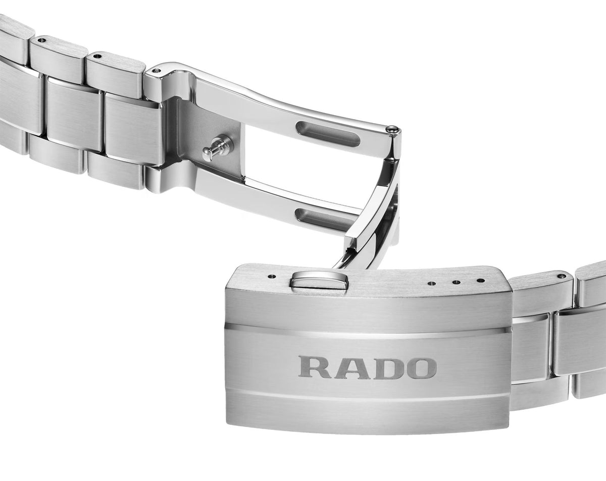 Rado HyperChrome Quartz Men Watches in Round case & Green Dial R32280313