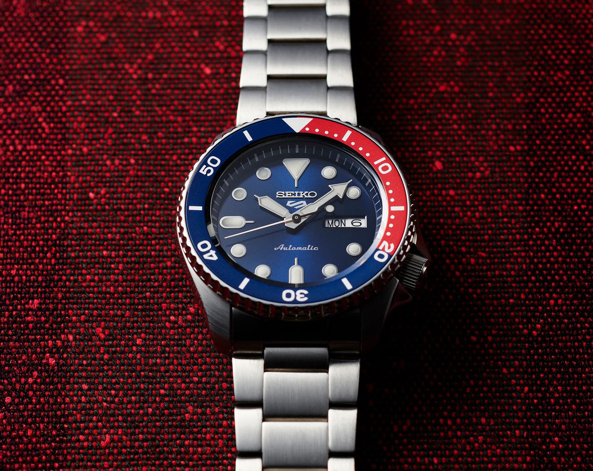 Seiko 5 Sports Automatic Men Watches in Round case & Blue Dial SRPD53K1