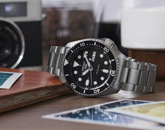 Seiko 5 Sports Automatic Men Watches in Round case & Black Dial SRPD55K1