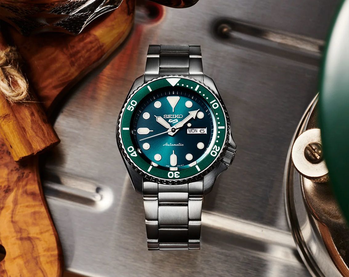 Seiko 5 Sports Automatic Men Watches in Round case & Green Dial SRPD61K1