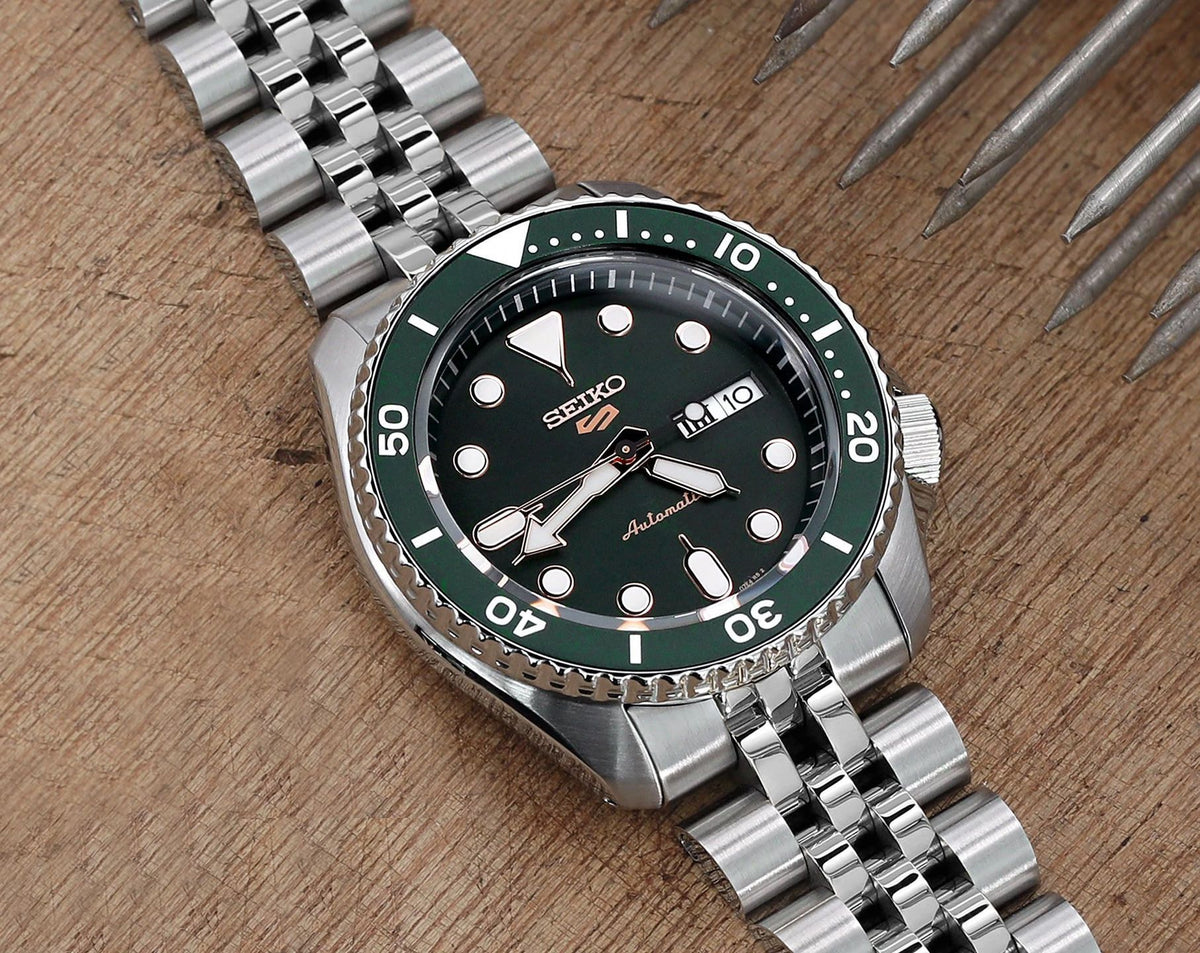 Seiko 5 Sports Automatic Men Watches in Round case & Green Dial SRPD63K1