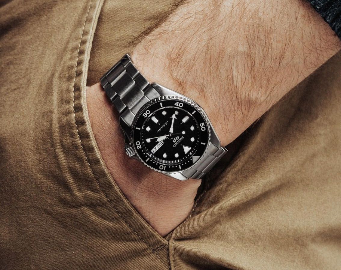 Seiko 5 Sports Automatic Men Watches in Round case & Black Dial SRPK29K1