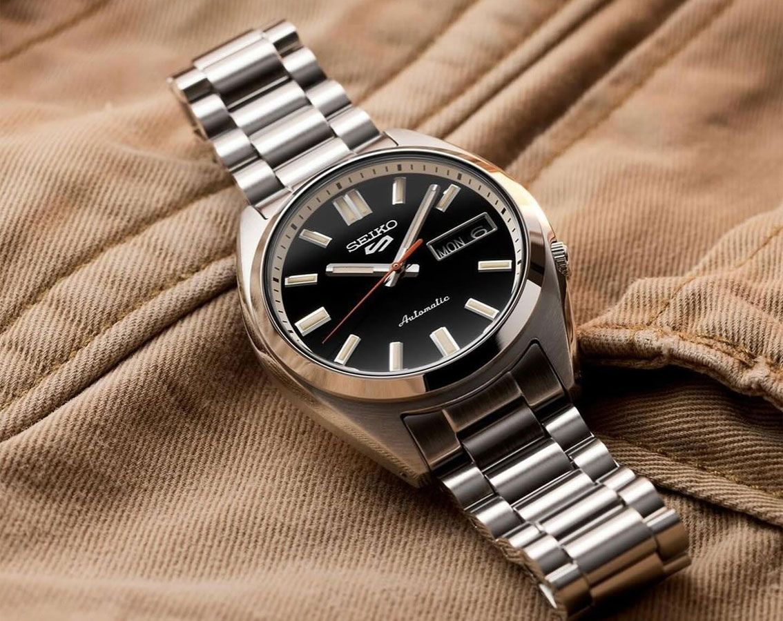 Seiko 5 Sports Automatic Men Watches in Round case & Black Dial SRPK89K1