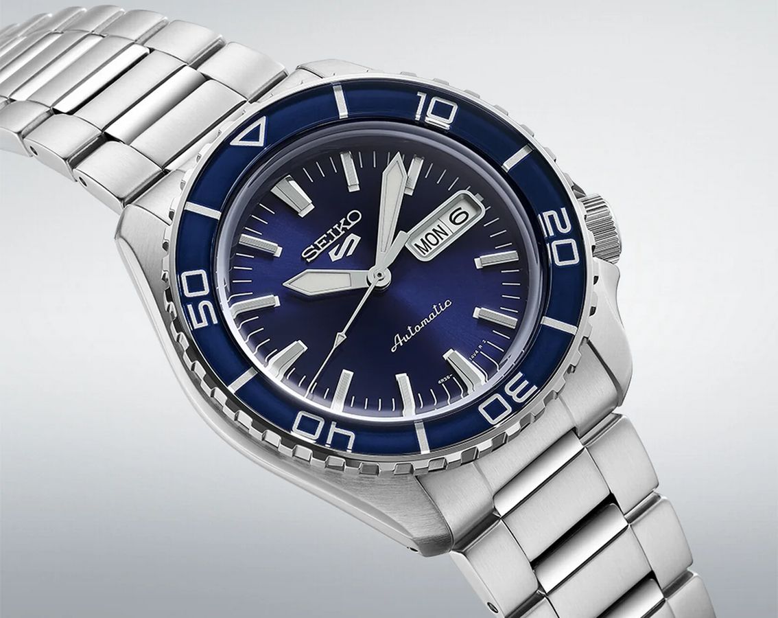 Seiko 5 Sports Automatic Men Watches in Round case & Blue Dial SRPK97K1