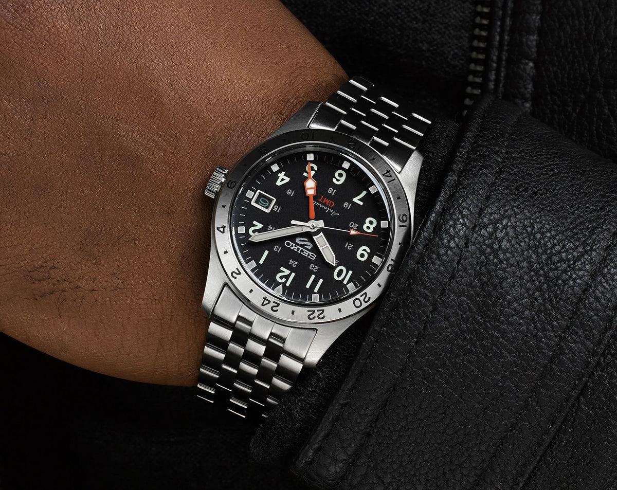 Seiko 5 Sports Automatic Men Watches in Round case & Black Dial SSK023K1