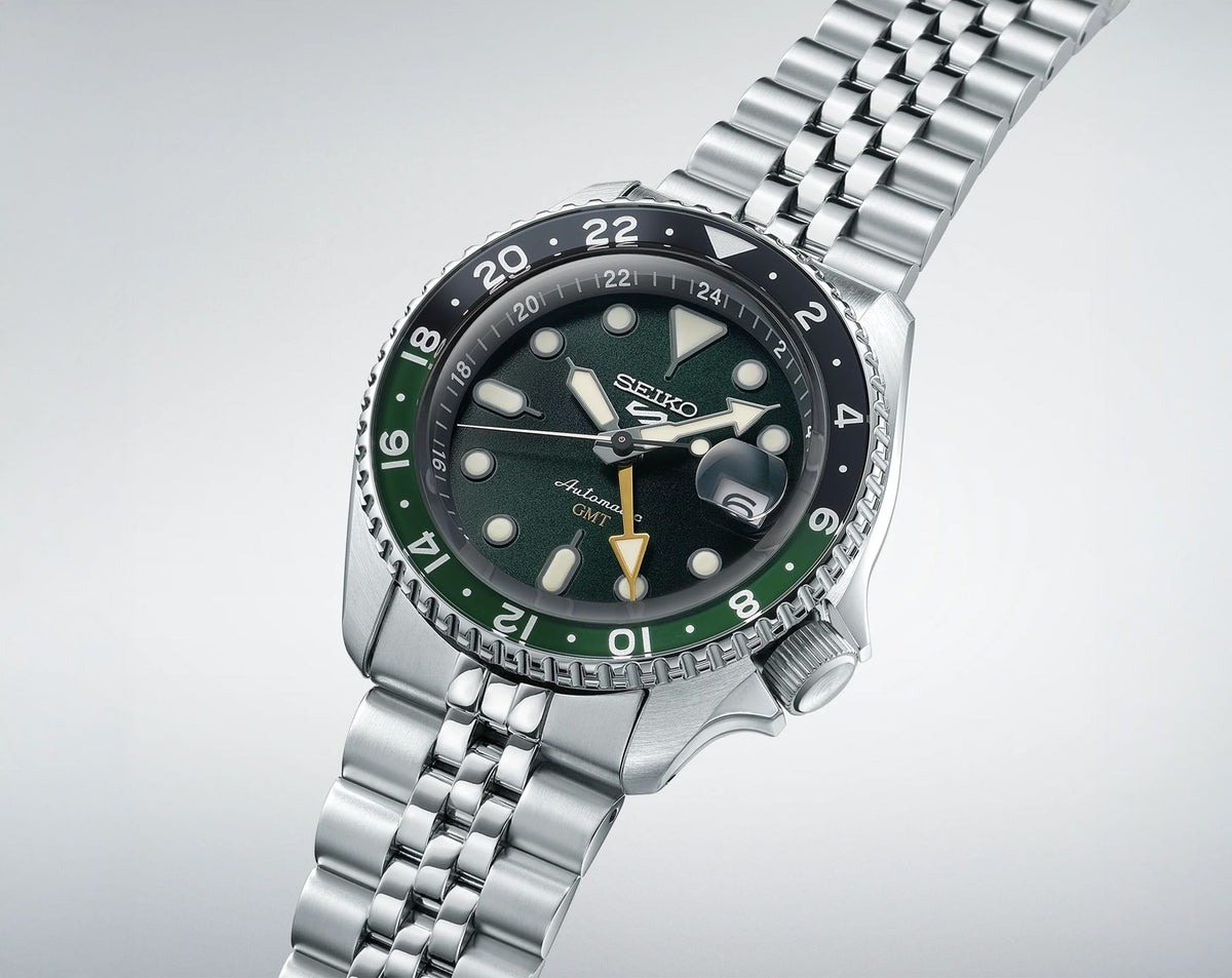 Seiko 5 Sports Automatic Men Watches in Round case & Green Dial SSK035K1