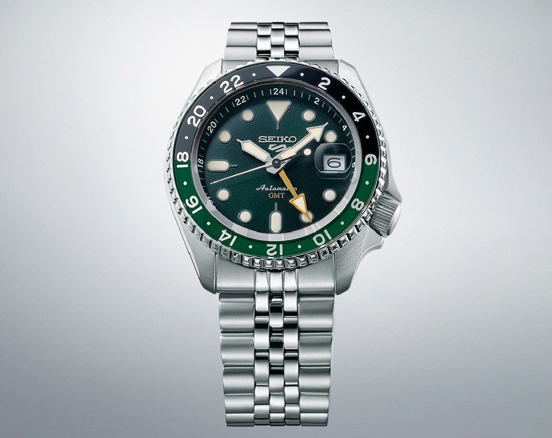 Seiko 5 Sports Automatic Men Watches in Round case & Green Dial SSK035K1